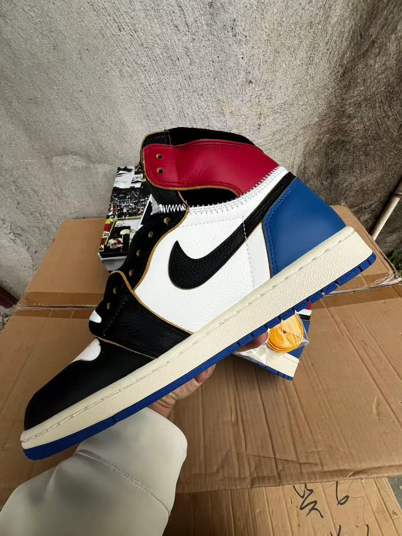 Tênis de basquete de couro multicolorido Air Jordan 1 High 5
