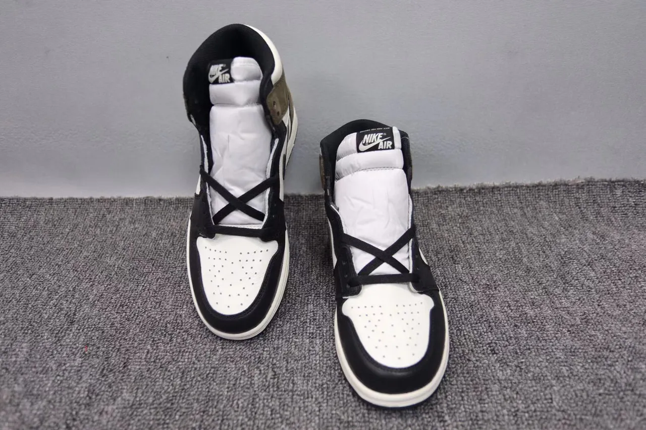 Tênis de basquete Air Jordan 1 High branco preto verde oliva 10