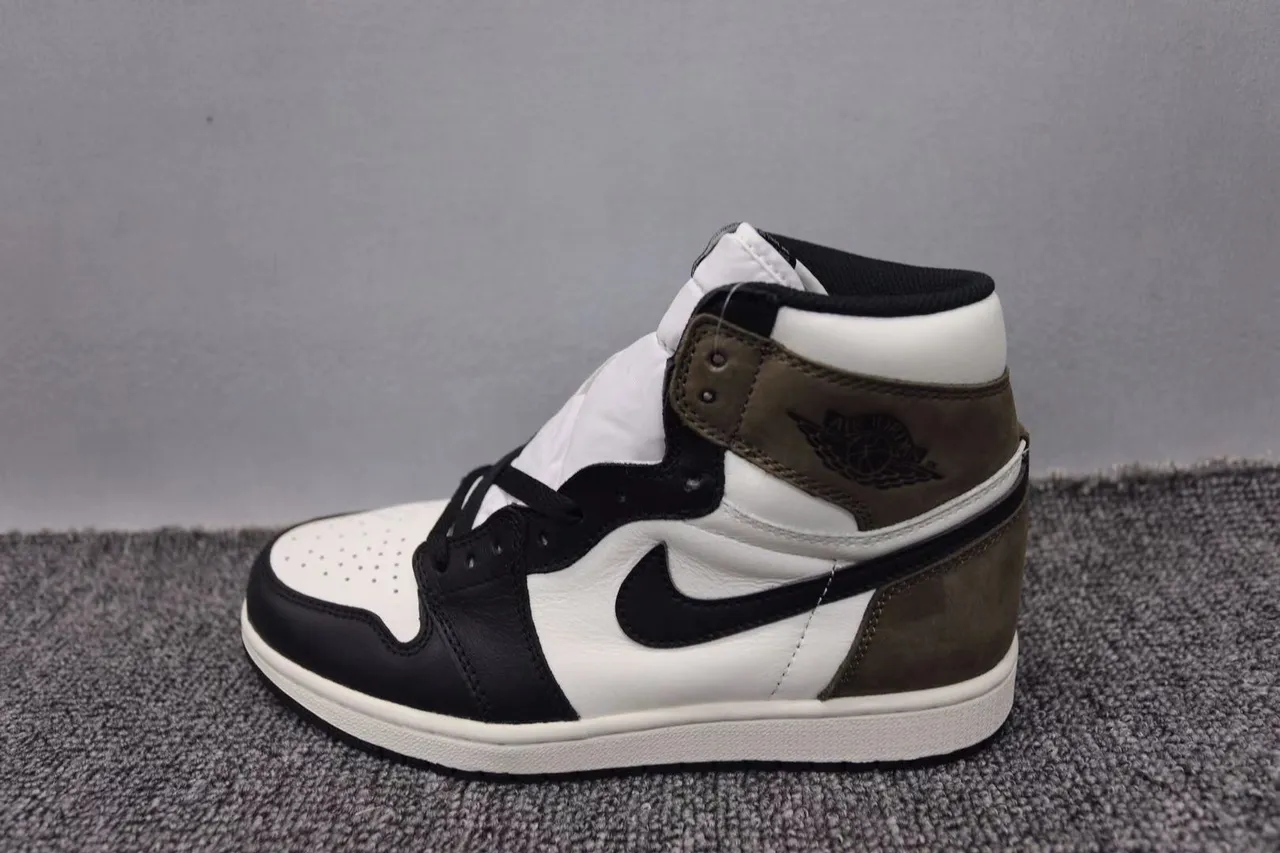 Tênis de basquete Air Jordan 1 High branco preto verde oliva 13