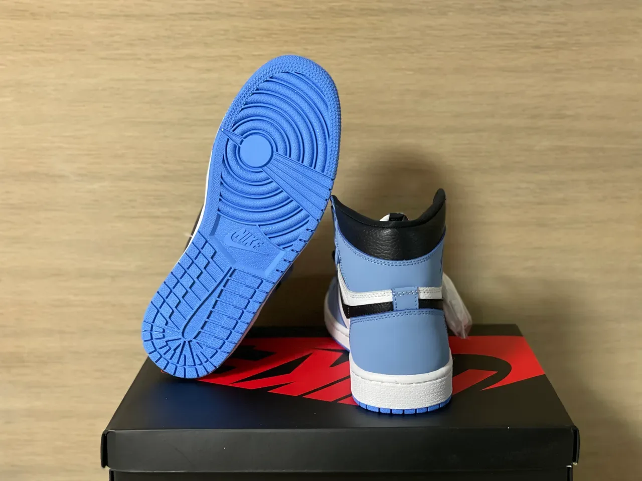 Air Jordan 1 हल्का नील सादा काला बास्केटबल जूतो 2