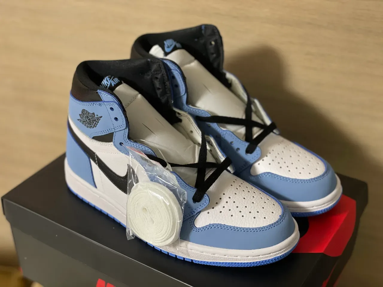 Air Jordan 1 हल्का नील सादा काला बास्केटबल जूतो 5