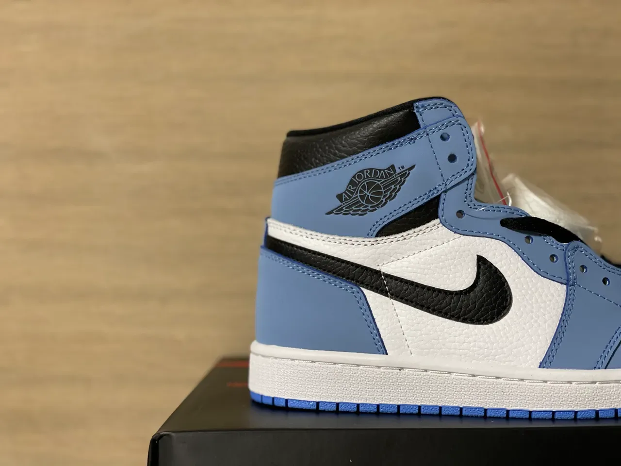 Air Jordan 1 हल्का नील सादा काला बास्केटबल जूतो 6