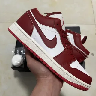 Air Jordan 1 Low लाल और सफेद लेदर लाइफस्टाइल स्नीकर्स