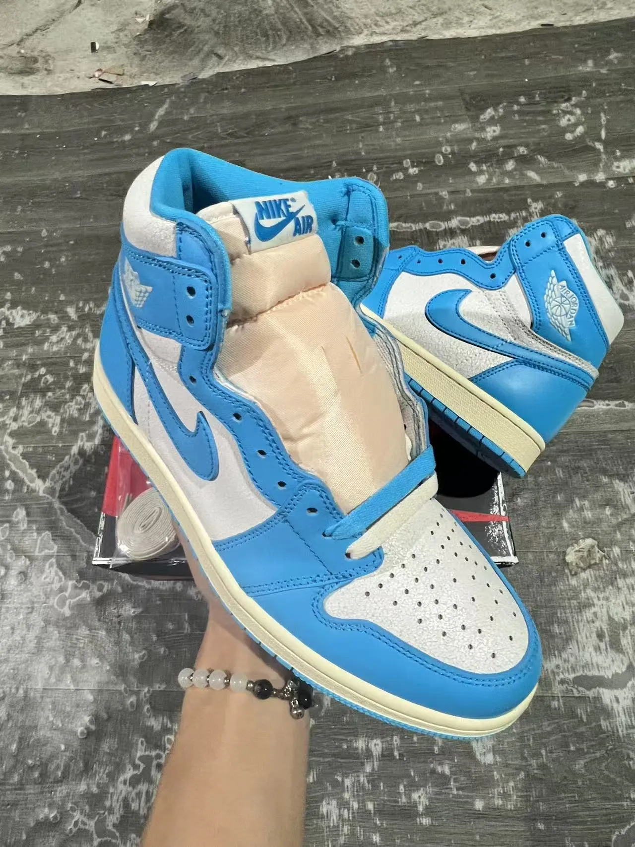 Air Jordan 1 University Blue and White Basketball Shoes 2