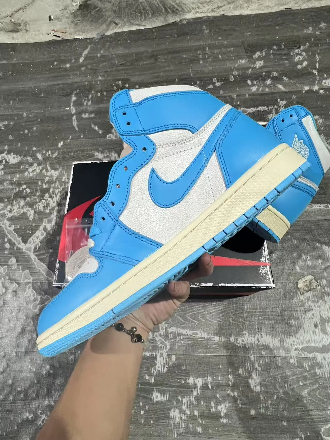 Air Jordan 1 University Blue and White Basketball Shoes 5
