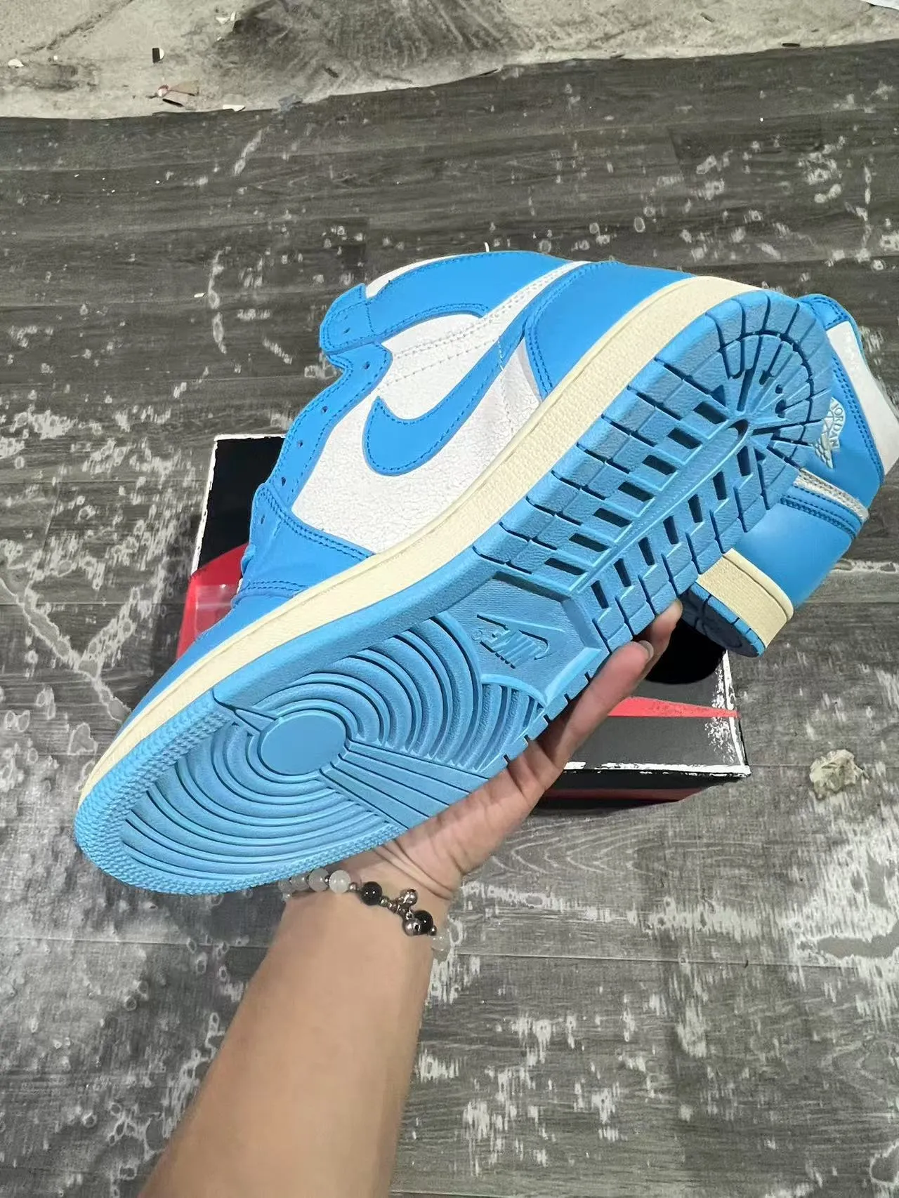 Air Jordan 1 University Blue and White Basketball Shoes 6