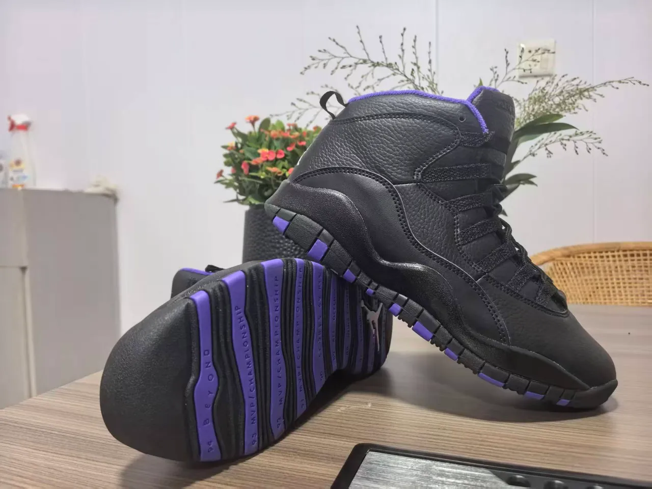 Chaussures de basketball Air Jordan 10 Noir et Violet Jalons de carrière 3