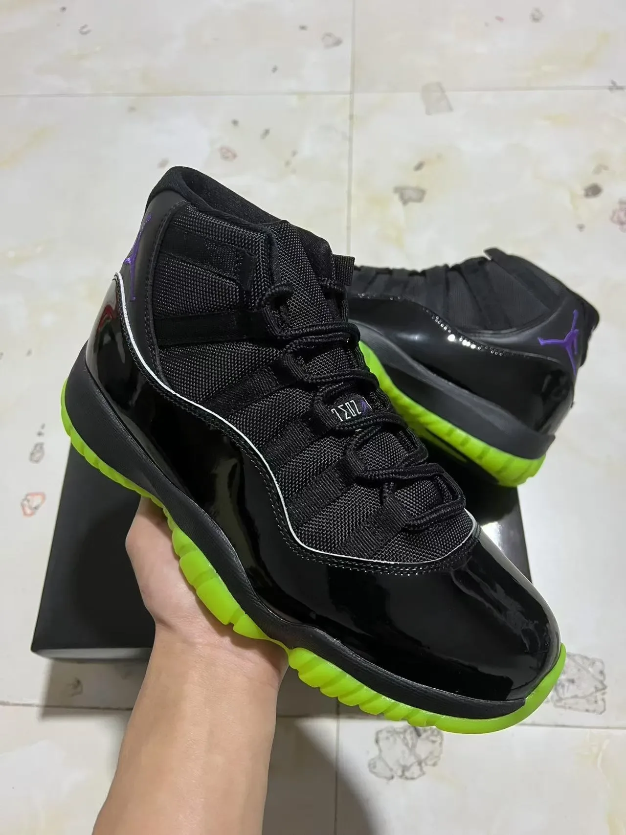 Air Jordan 11 Negro Neón Verde Zapatos de Baloncesto 2
