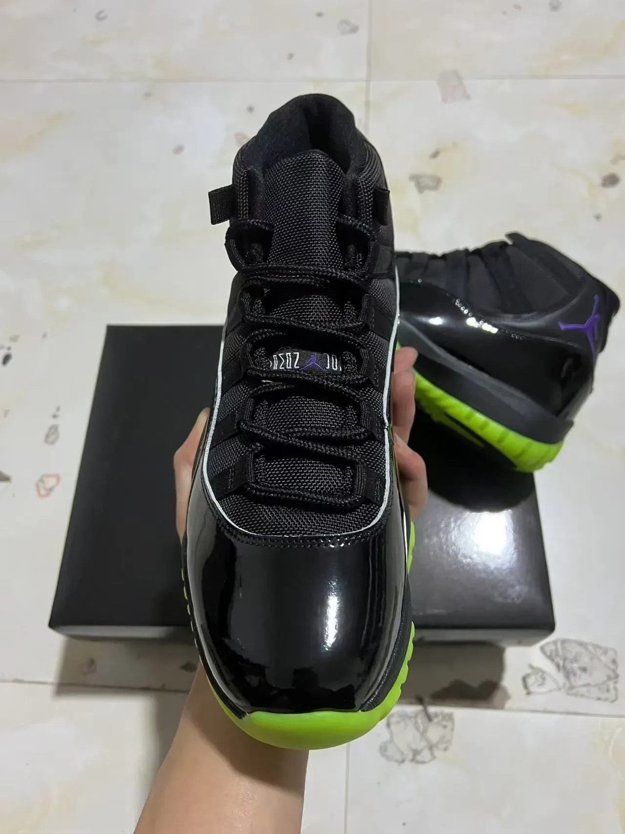 Air Jordan 11 Negro Neón Verde Zapatos de Baloncesto 3