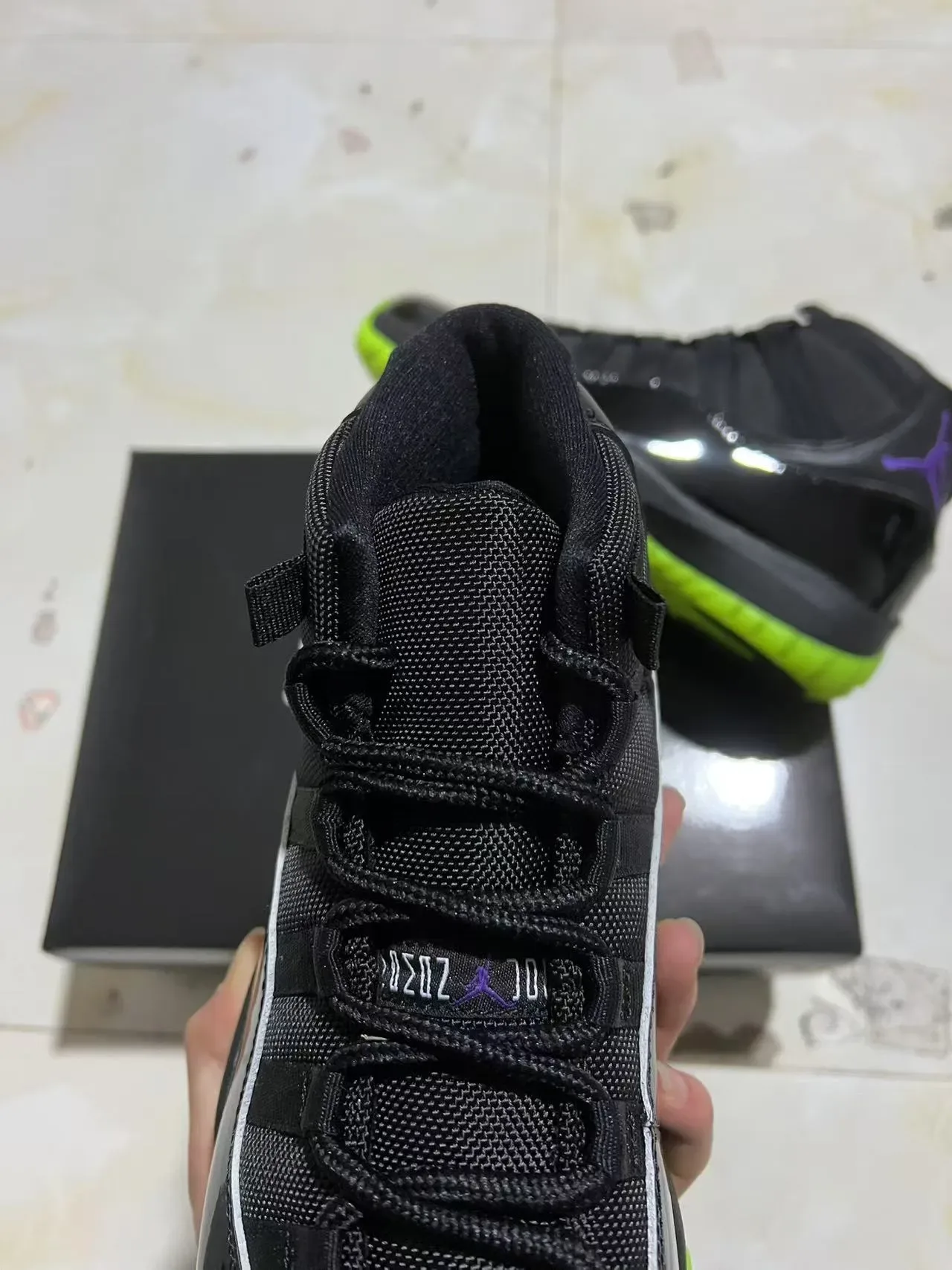 Air Jordan 11 Negro Neón Verde Zapatos de Baloncesto 4
