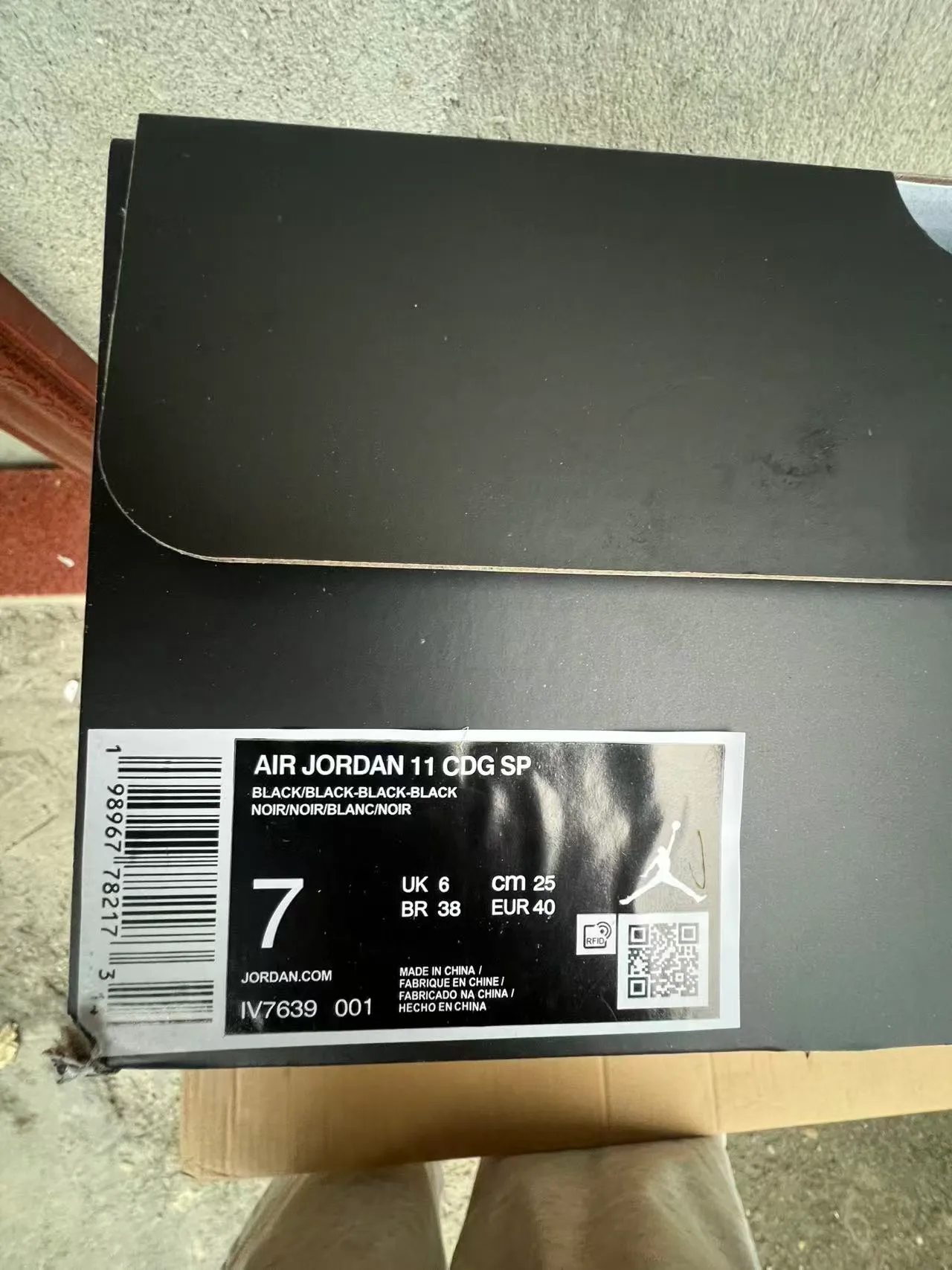 Zapatillas de baloncesto Air Jordan 11 de charol negro 10