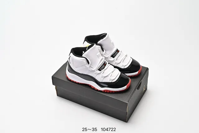 حذاء كرة السلة Air Jordan 11 بدون أربطة مع حزام باللون الأسود والأبيض والأحمر 4