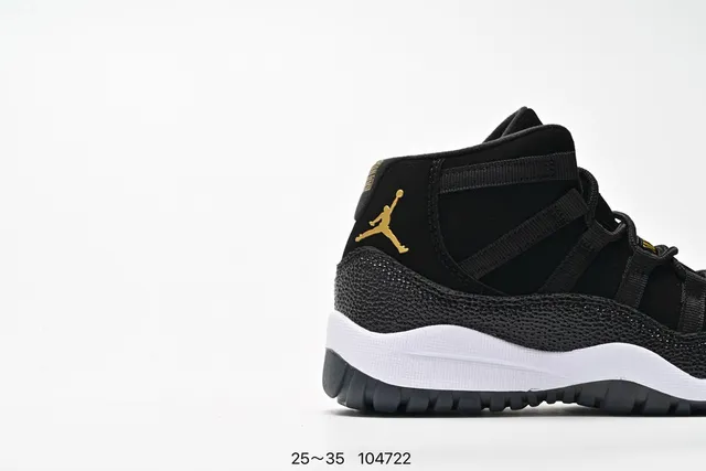 حذاء كرة السلة Air Jordan 11 بدون أربطة مع حزام باللون الأسود والأبيض والأحمر 17