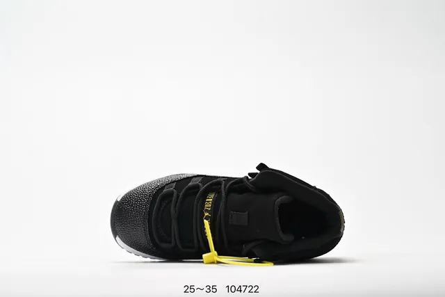 حذاء كرة السلة Air Jordan 11 بدون أربطة مع حزام باللون الأسود والأبيض والأحمر 19