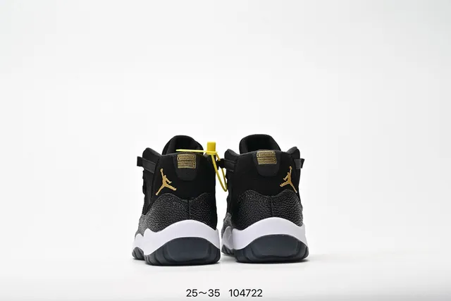 حذاء كرة السلة Air Jordan 11 بدون أربطة مع حزام باللون الأسود والأبيض والأحمر 20