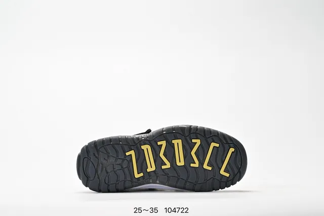 حذاء كرة السلة Air Jordan 11 بدون أربطة مع حزام باللون الأسود والأبيض والأحمر 21