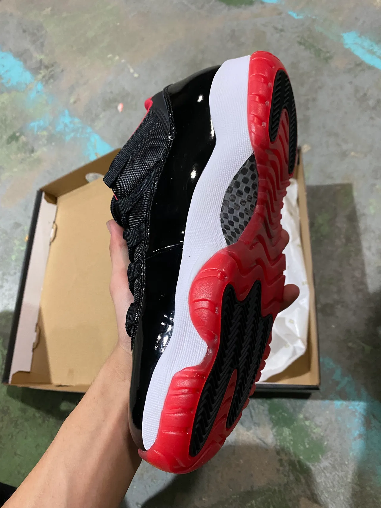 Air Jordan 11 Zapatillas de baloncesto de cuero patentado negro blanco rojo 5