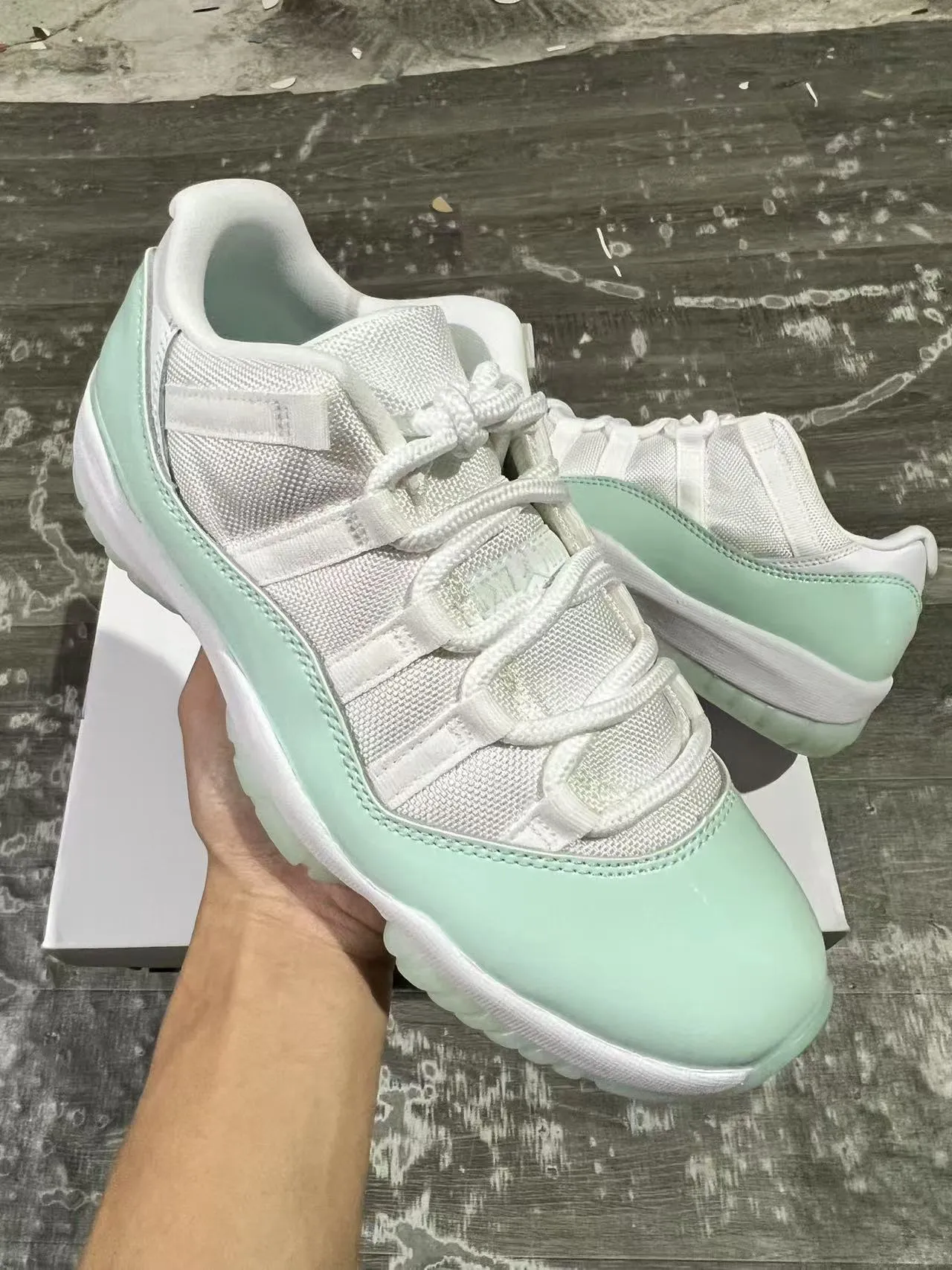 Air Jordan 11 Mint Green Patent Leather Basketball Shoes 2