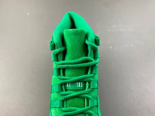 Air Jordan 11 单色绿麂皮篮球鞋 6