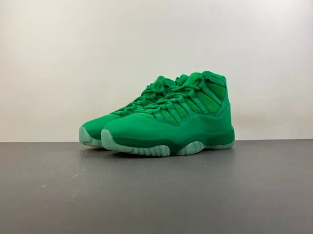 Air Jordan 11 单色绿麂皮篮球鞋 12