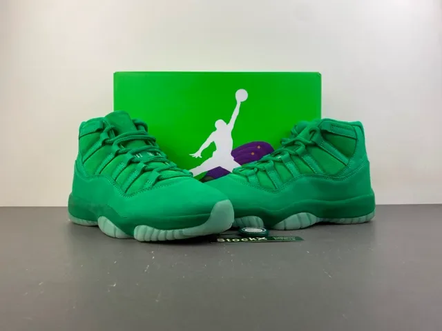 Air Jordan 11 单色绿麂皮篮球鞋 15