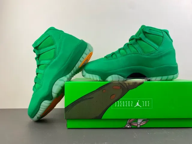 Air Jordan 11 单色绿麂皮篮球鞋 16