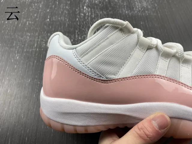Zapatillas de baloncesto Air Jordan 11 de charol rosa pálido 10