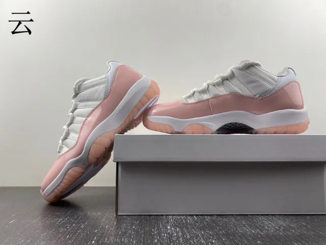 Zapatillas de baloncesto Air Jordan 11 de charol rosa pálido 13