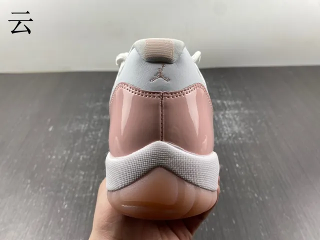 Zapatillas de baloncesto Air Jordan 11 de charol rosa pálido 17