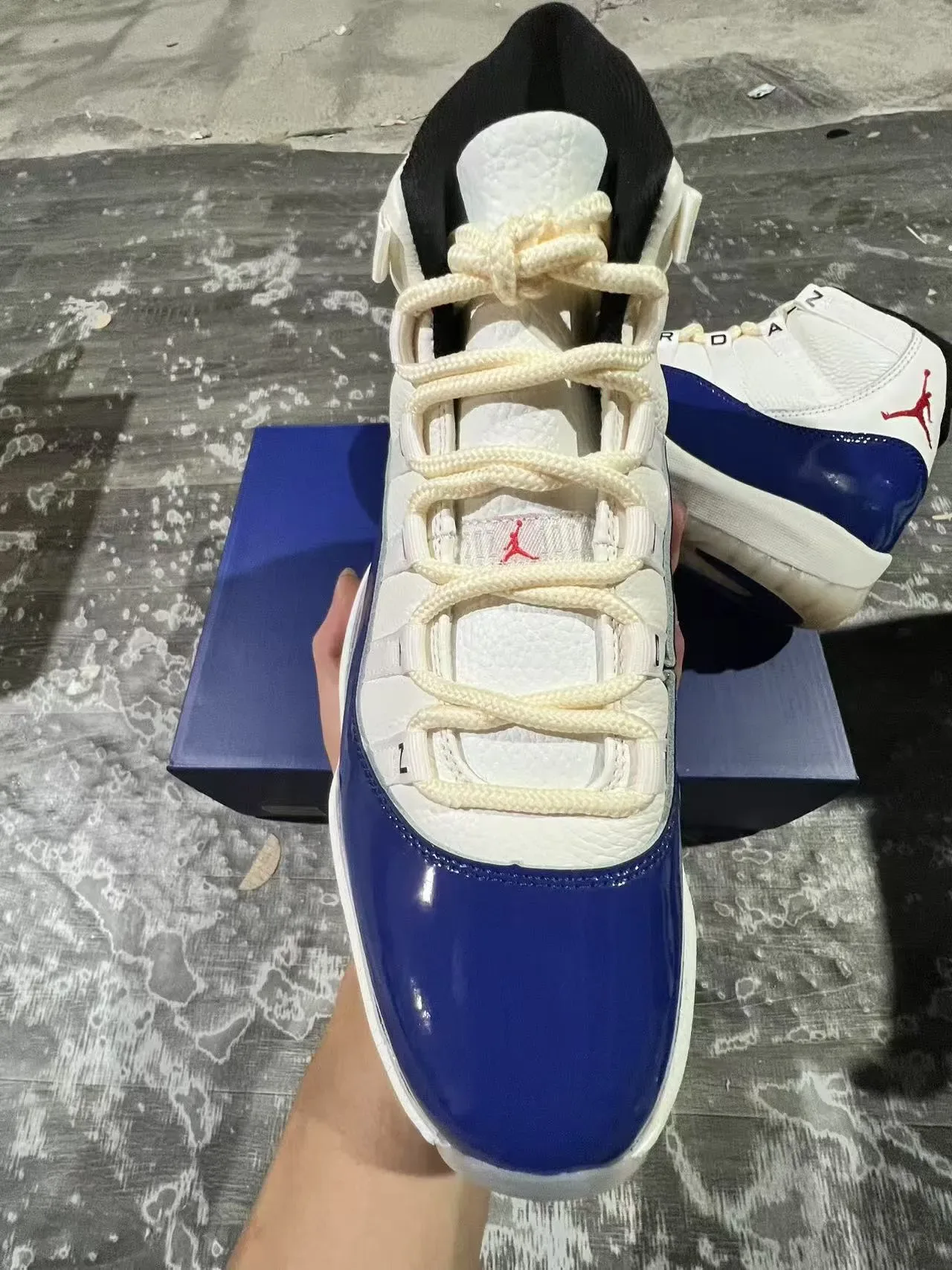 Air Jordan 11 White Royal Blue Patent Leather Basketball Shoes 3