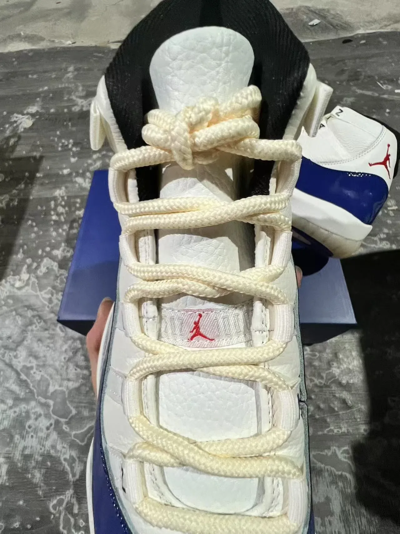 Air Jordan 11 White Royal Blue Patent Leather Basketball Shoes 4