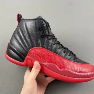 Zapatillas de baloncesto Air Jordan 12 negro y rojo