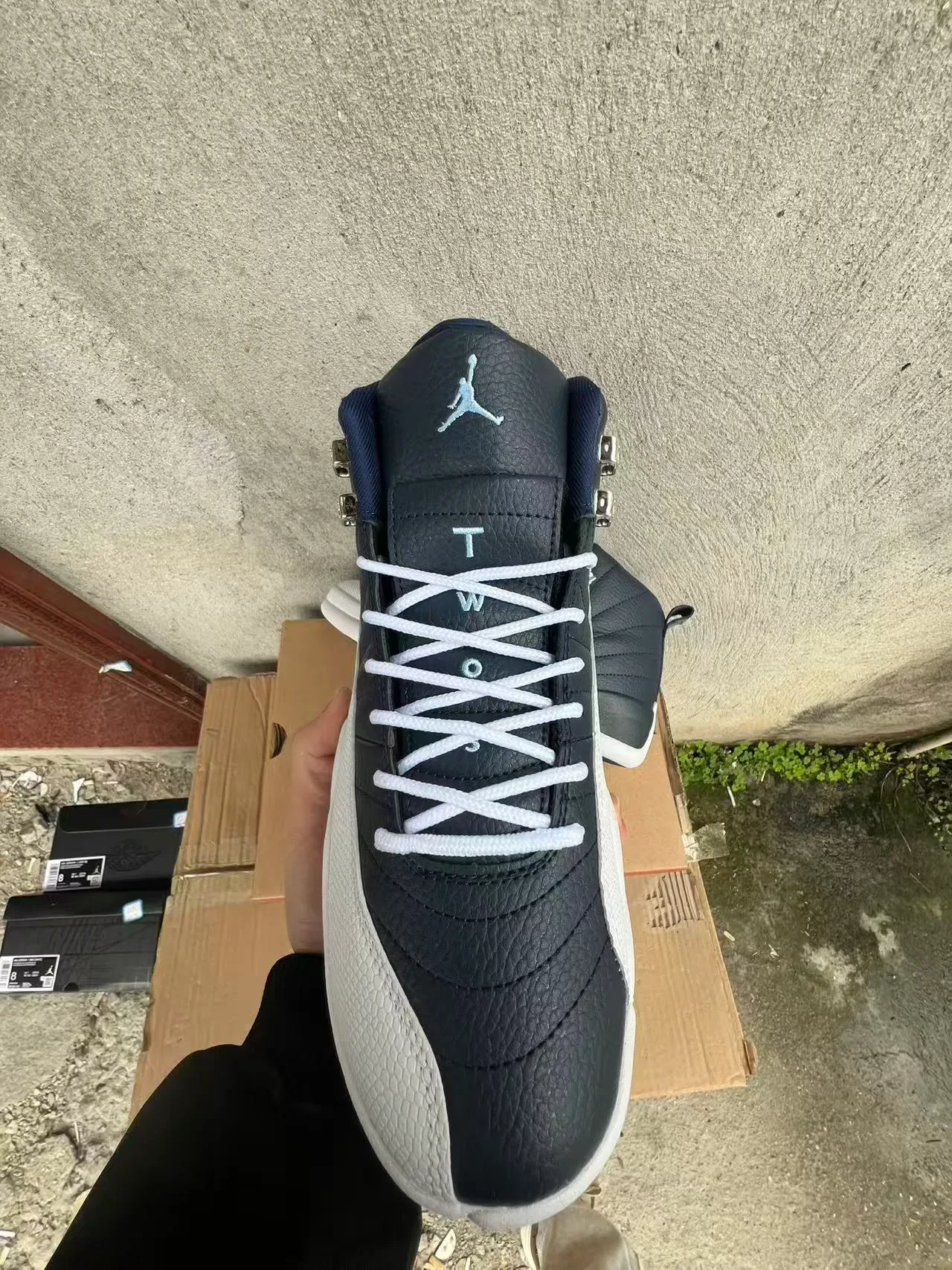 Air Jordan 12 Chaussures de Basket en Cuir Matelassé Navy et Blanc 3