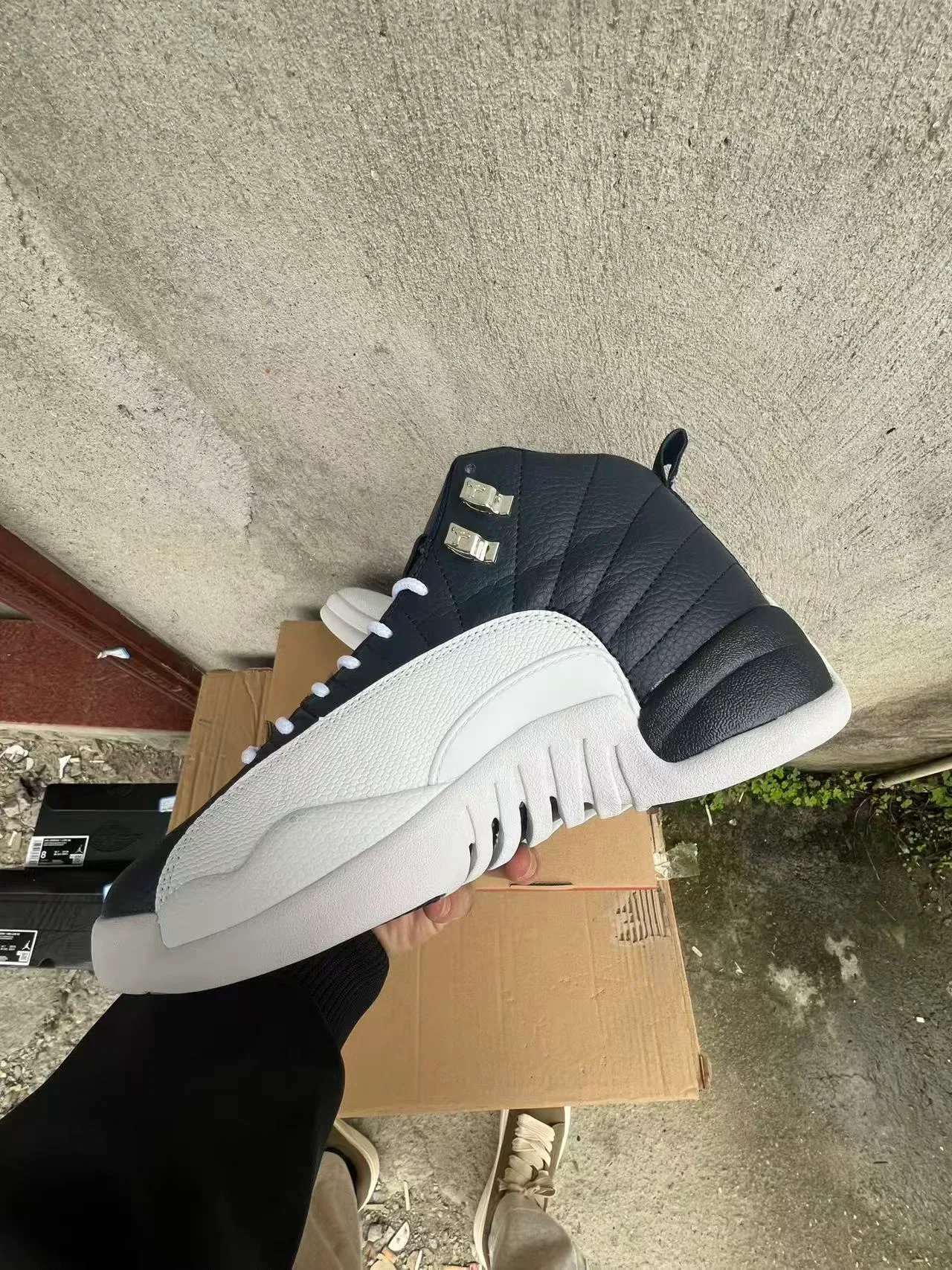 Air Jordan 12 Chaussures de Basket en Cuir Matelassé Navy et Blanc 5