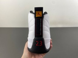 Tênis de basquete Air Jordan 12 branco preto dourado 4