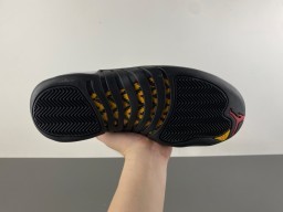 Tênis de basquete Air Jordan 12 branco preto dourado 9