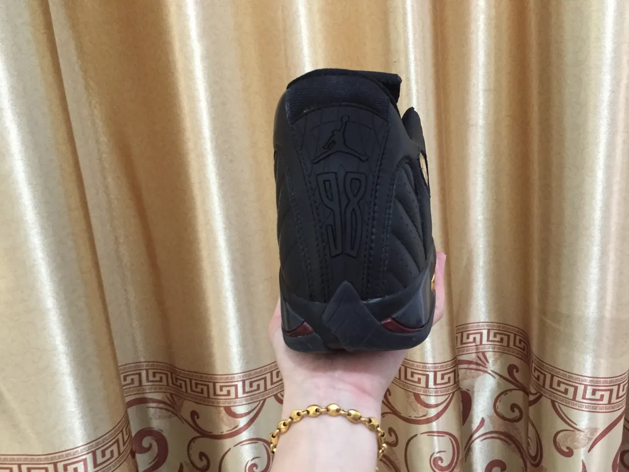 Tênis de basquete Air Jordan 14 preto e dourado 8