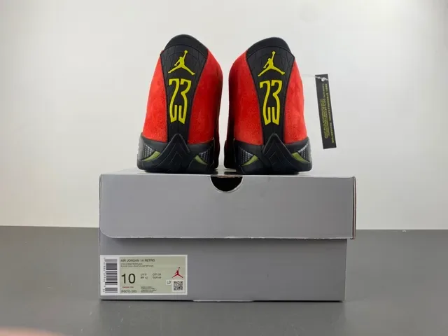 Air Jordan 14 أحذية كرة السلة الحمراء من السويدي بألياف الكربون 17
