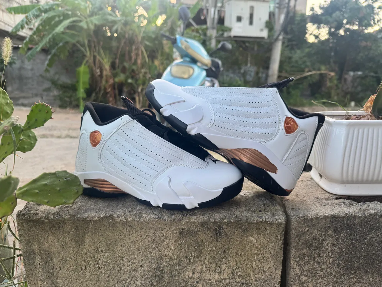 Air Jordan 14 Blanc Noir Or Chaussures de Basket 4