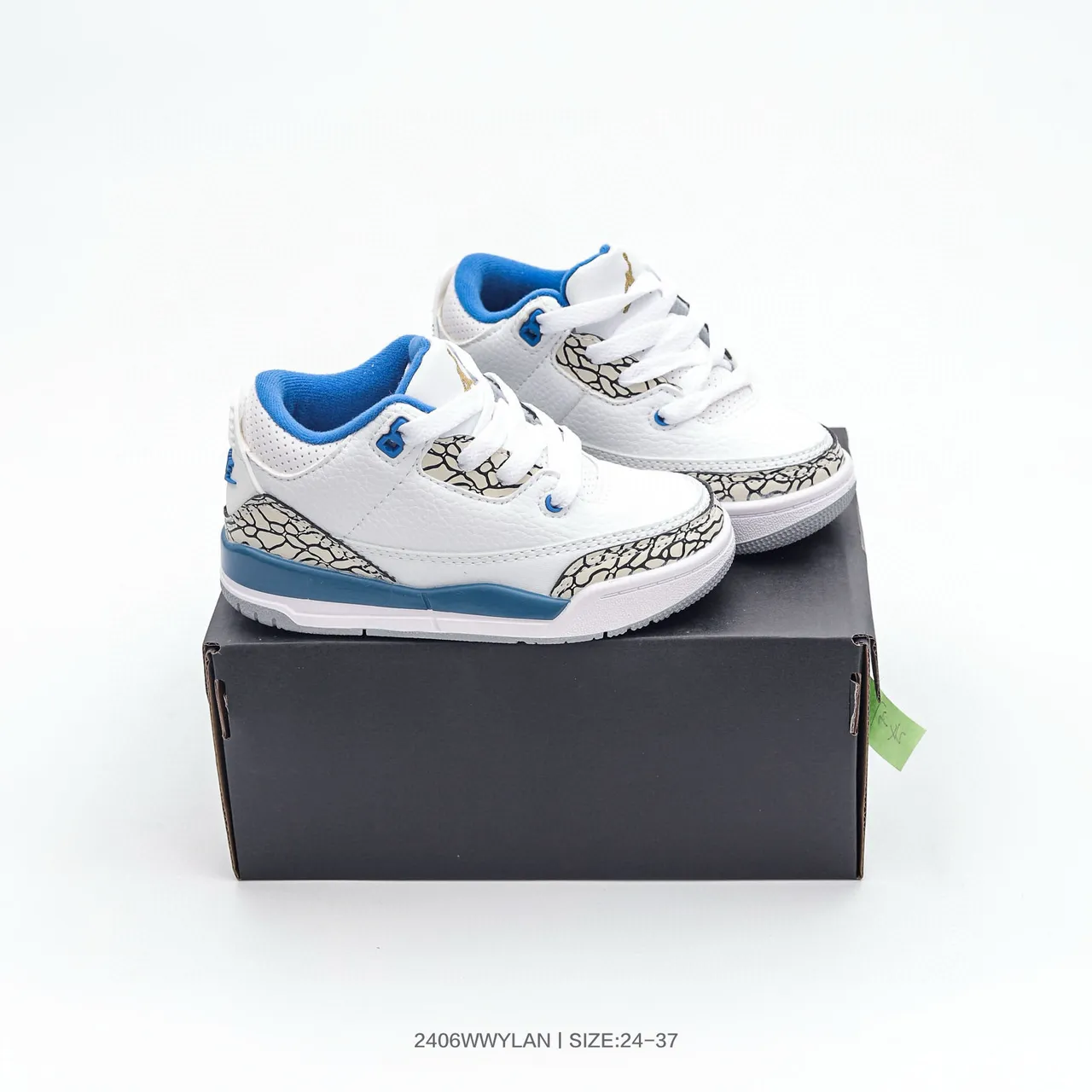 حذاء كرة السلة Air Jordan 3 للأطفال بلون أبيض وبرتقالي بنقشة الفيل 14