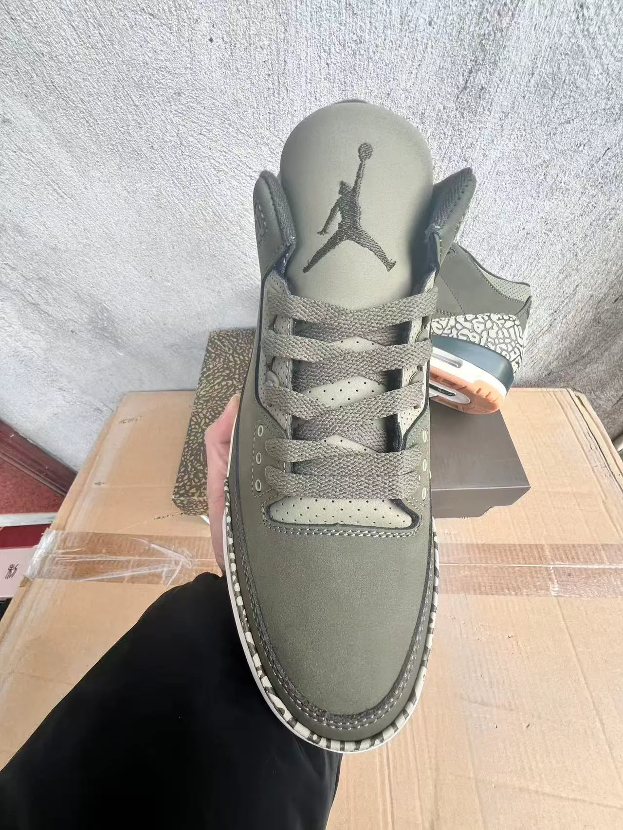Air Jordan 3 橄榄绿爆裂纹篮球鞋 3