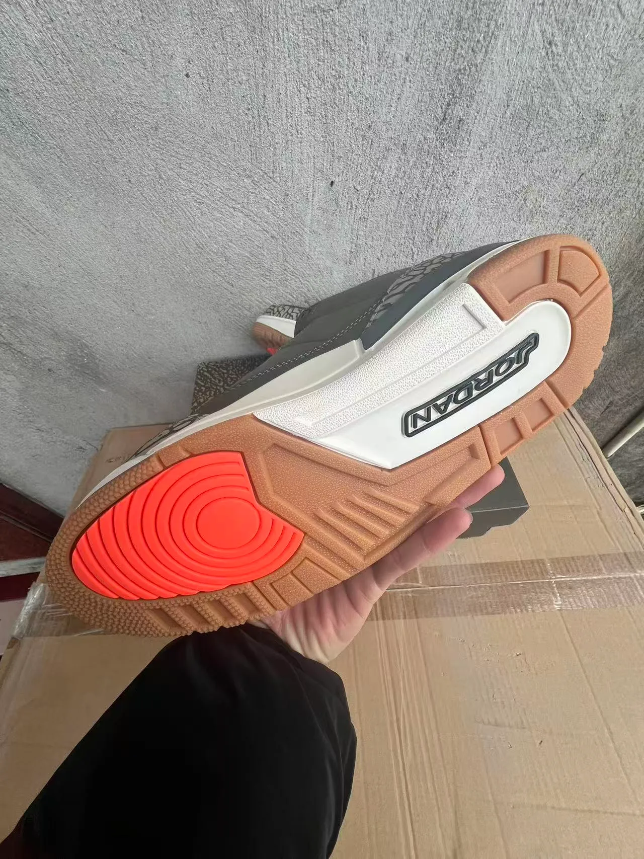 Air Jordan 3 橄榄绿爆裂纹篮球鞋 6