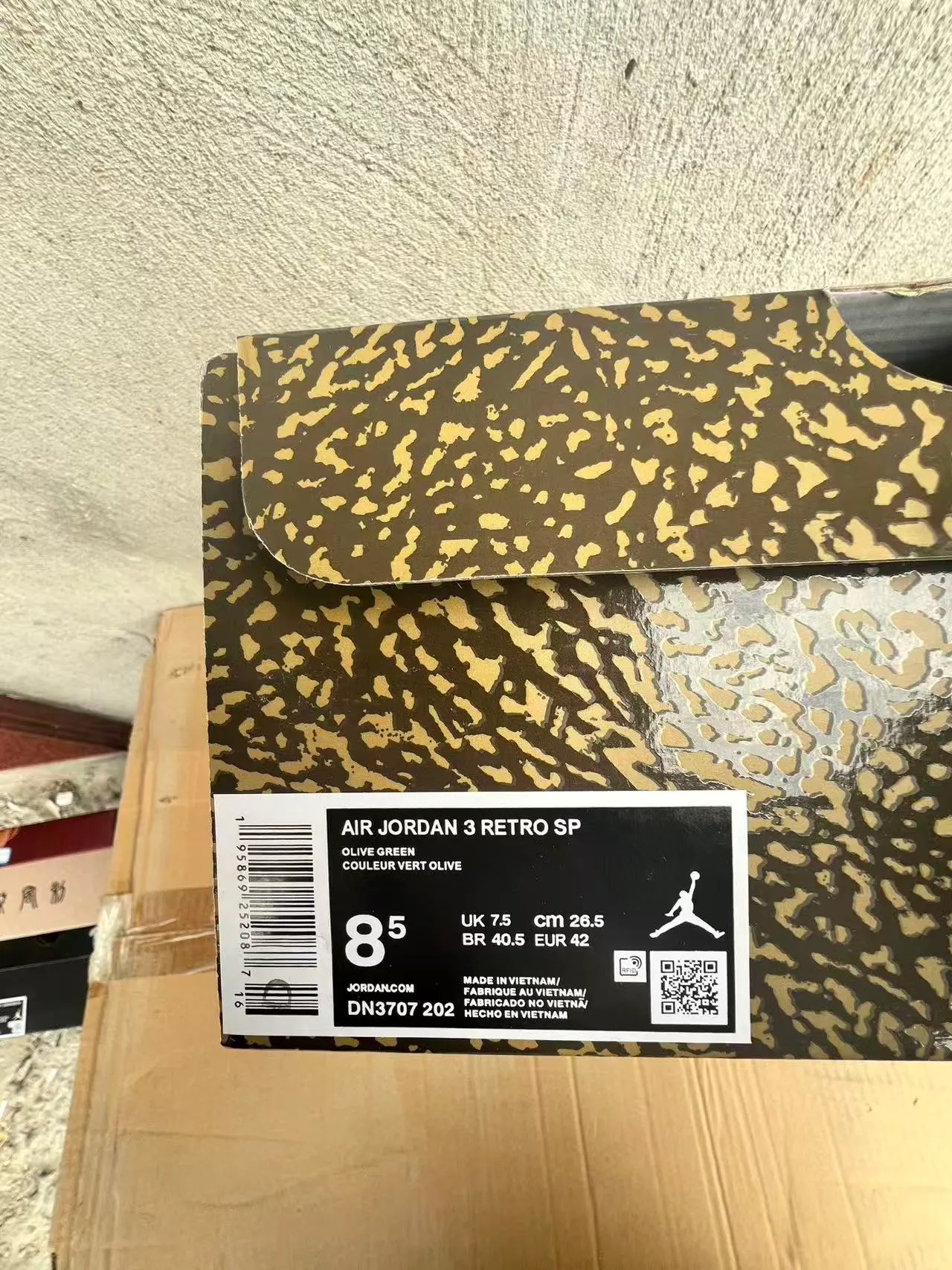 Air Jordan 3 橄榄绿爆裂纹篮球鞋 10