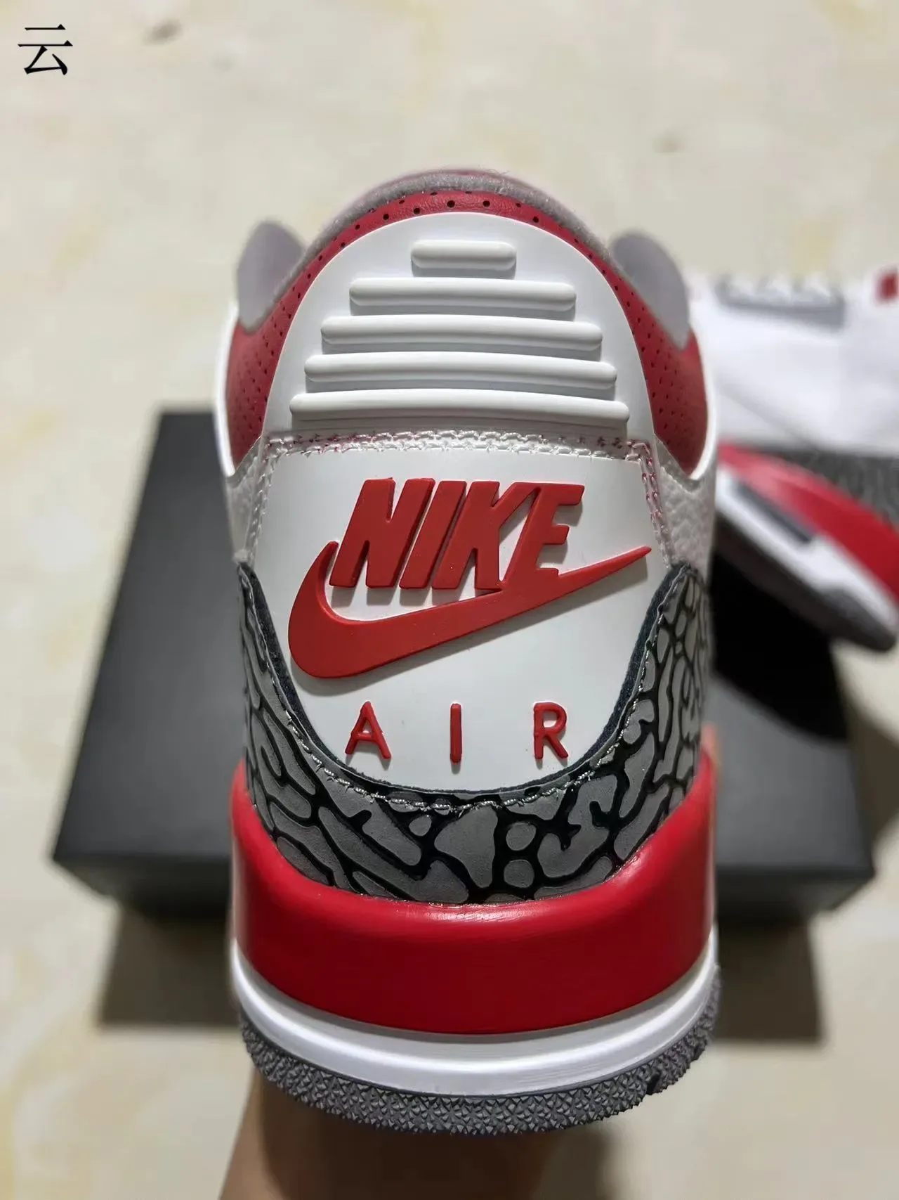 Air Jordan 3 أحذية كرة السلة البيضاء والحمراء الفيل 3