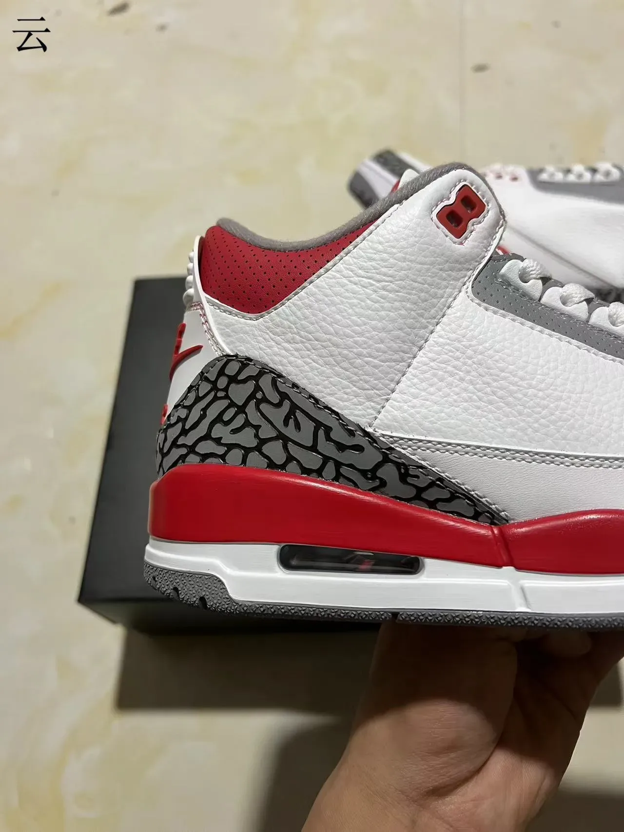 Air Jordan 3 أحذية كرة السلة البيضاء والحمراء الفيل 4