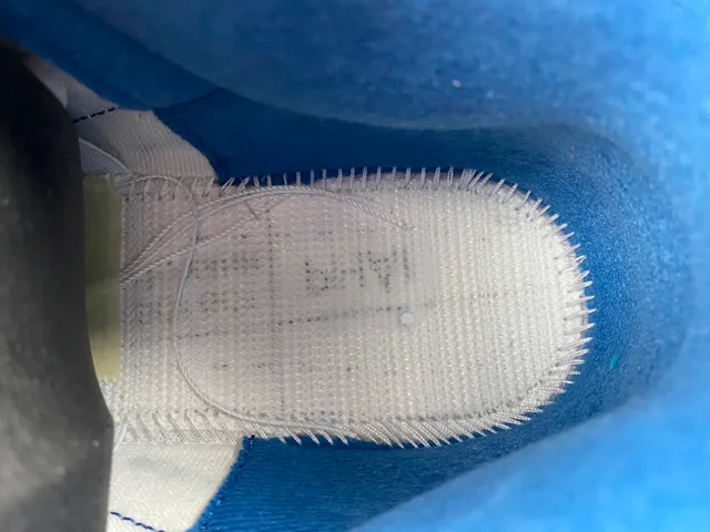Chaussures de basketball Air Jordan 3 blanc et bleu royal à motif éléphant 7