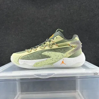 Air Jordan 37 সবুজ ও কমলা লেয়ার্ড মেশ এবং সিন্থেটিক আপার স্পেকল্ড সাদা মিডসোল বাস্কেটবল জুতো