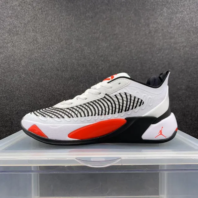 حذاء كرة السلة Air Jordan 38 أبيض أسود أحمر 2