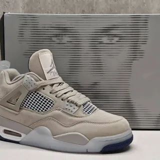 Air Jordan 4 米色海军蓝篮球鞋