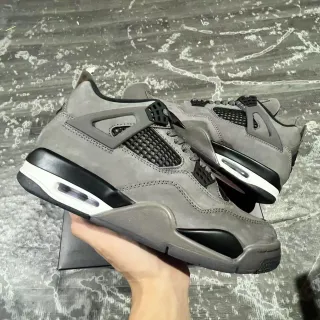 Tênis de basquete Air Jordan 4 cinza preto branco